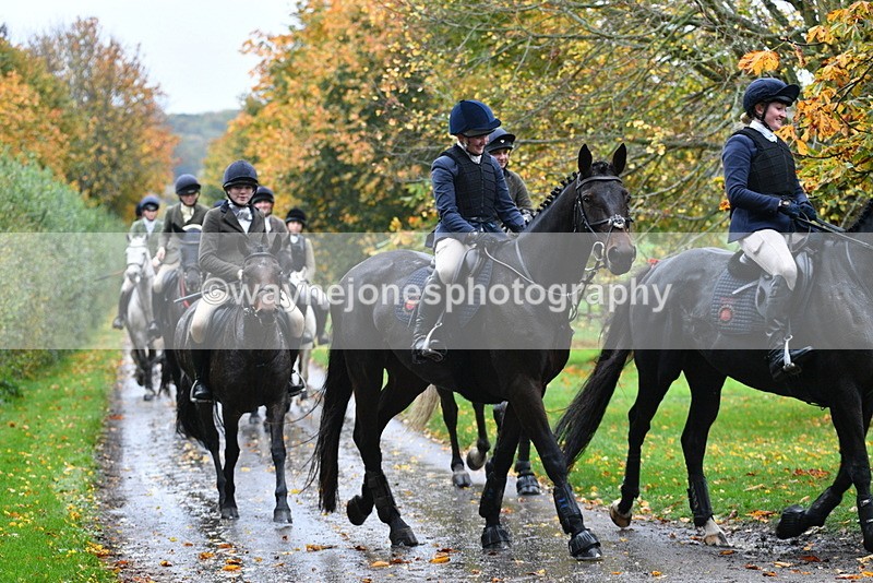 WJ5_6341 - B&B walk back for Hunt Tea !