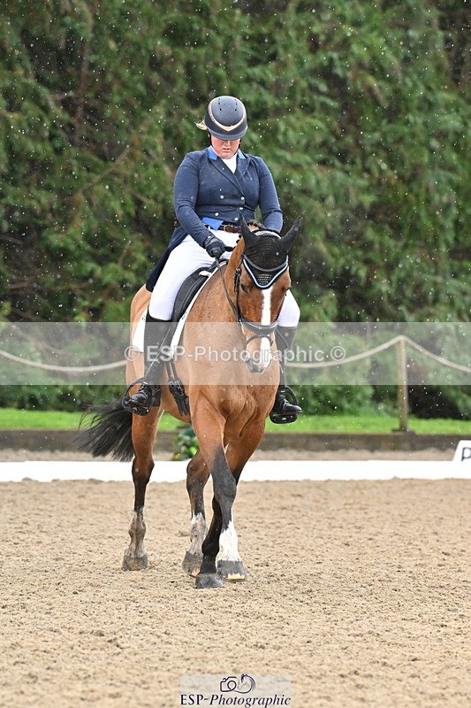 251023A-125319-02022 - C-240-Issy.Hollidge