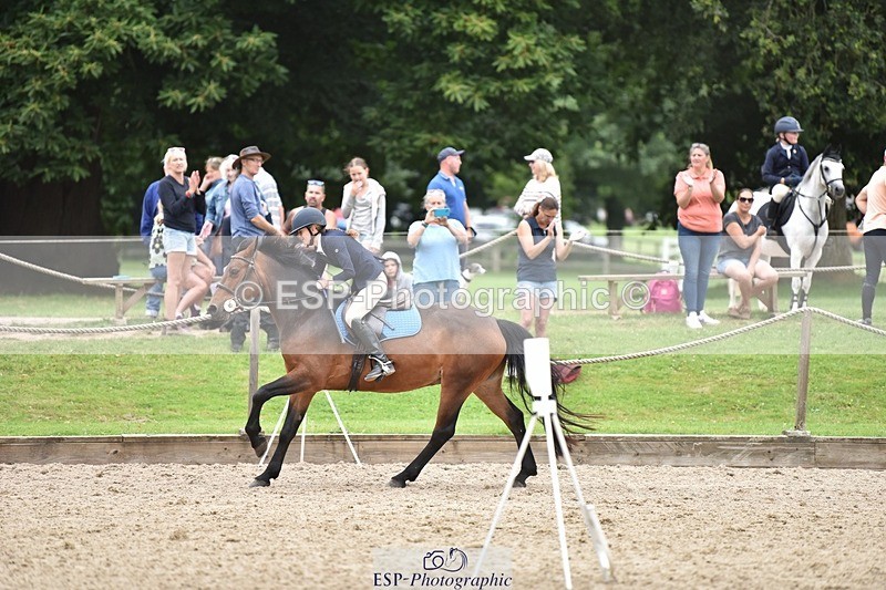 240802-111042-02628 - 80cm Round 1