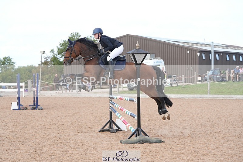 260926-133453-00389 - Cls 8&9 Pony Newc & Foxhunter