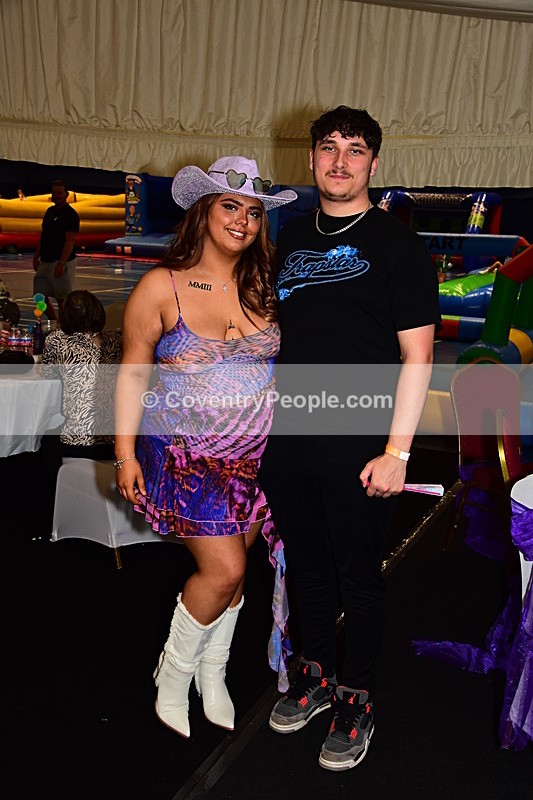 CON-822 - Joey and Ella