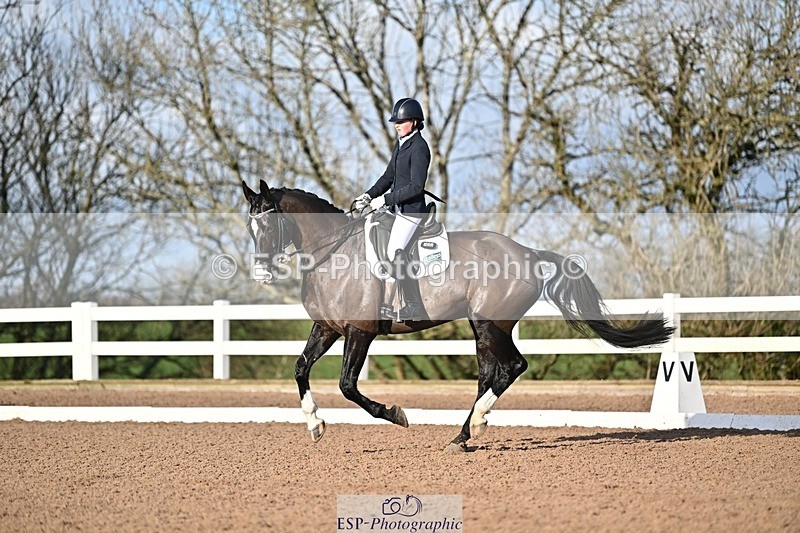 241214-111037-01320 - 144-Natasha.Rumble-Week.Orchard.Leo