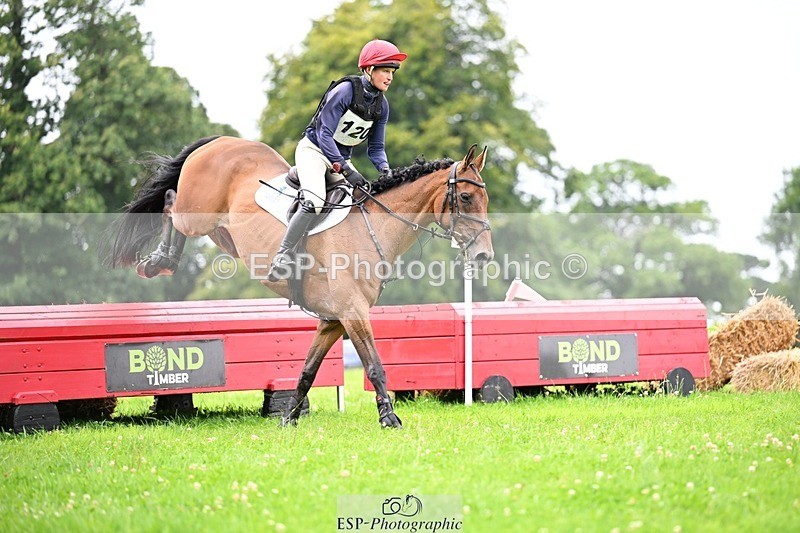 240803-121811-03130 - 120-Rosie_Bradley-Hole-BROADSTRUTHER