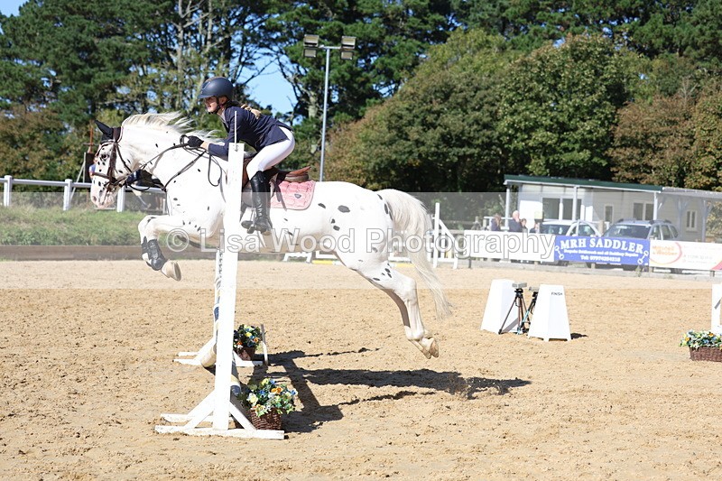 3E7A4801 - Class 8: 80cm Junior