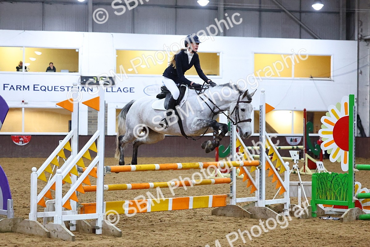 SBM_002922 - Class 6 - Holly & Ivy Stakes - 90cm