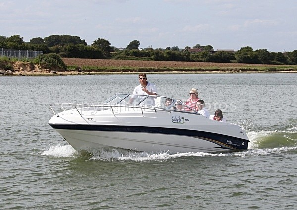 090614 SNAKEY BOB IMG_1917 - Motorboats - Open