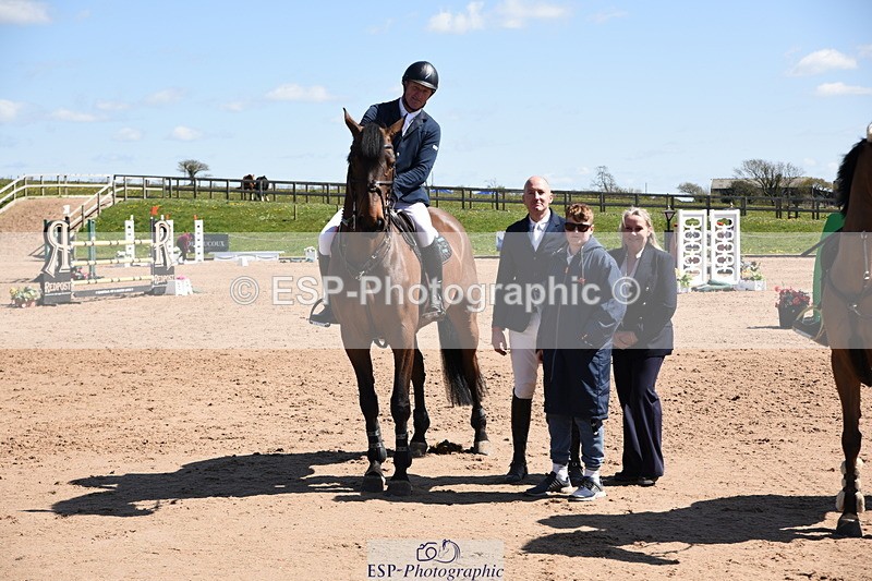 240420A-124920-11090 - Cls 3, 2 Star Small Tour 1.30m