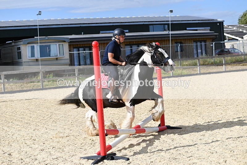 WJ5_5767 - Poles off the floor