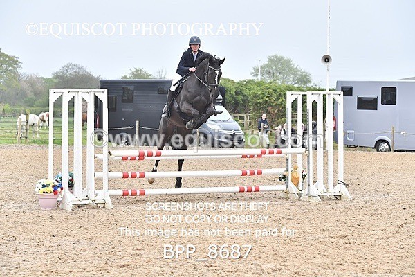 BPP_8687 - CLASS 24 SUN Senior BritiNovice/ 90cm Open