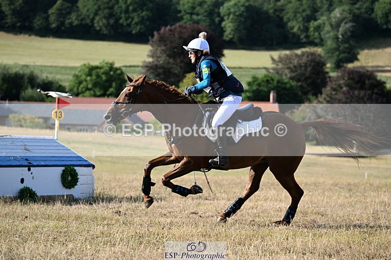 250803A-175613-18542 - S-868-Helen.Banbury-RED.OCTOBER