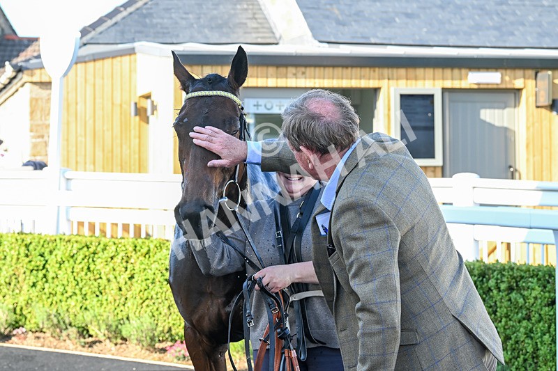 300525-Race 2-Cheerleader-7156 - Race 2