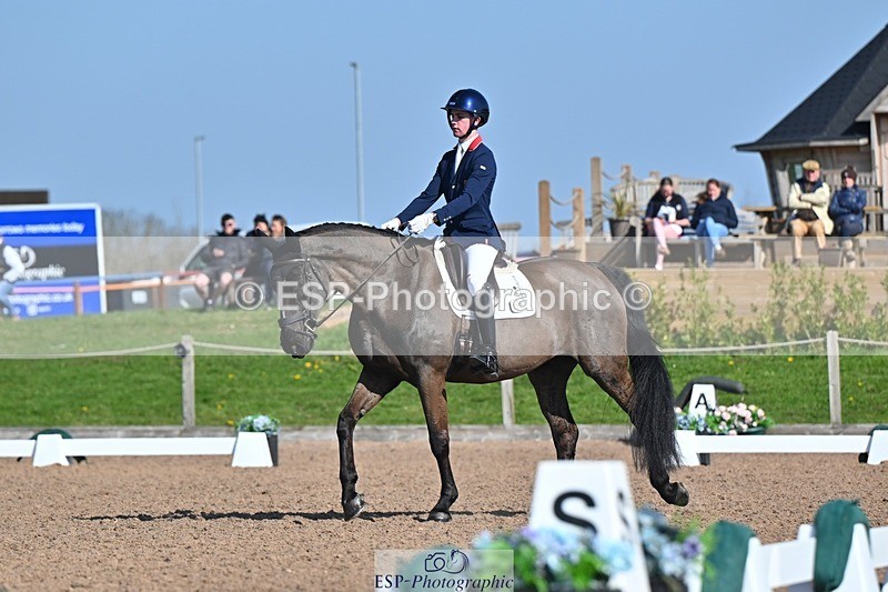 250405-094440-09842 - 117-Myles.Graham-Nibeley.Black.Pearl