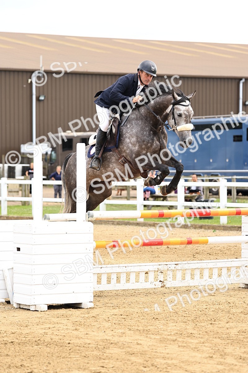 SBM_004239 - Class 12 - Senior Newcomers-1.10m Open