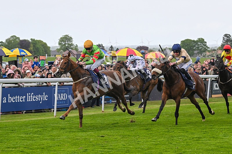 050525-Race 2-Hundred Caps-4259