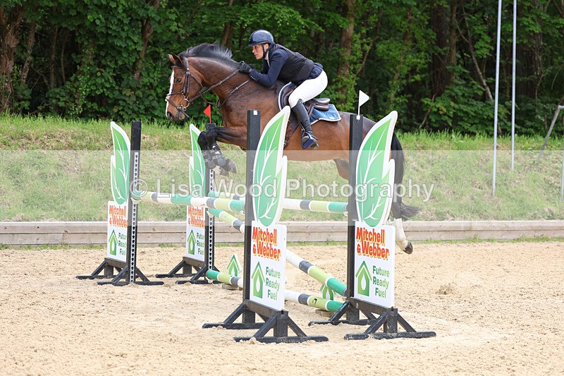 3E7A9473 - Class 8: Senior Newcomers/1.10m open