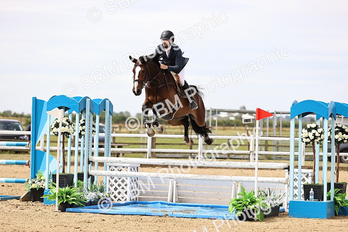 SBM_009698 - Class 8 - Senior Newcomers - 1.10  Open