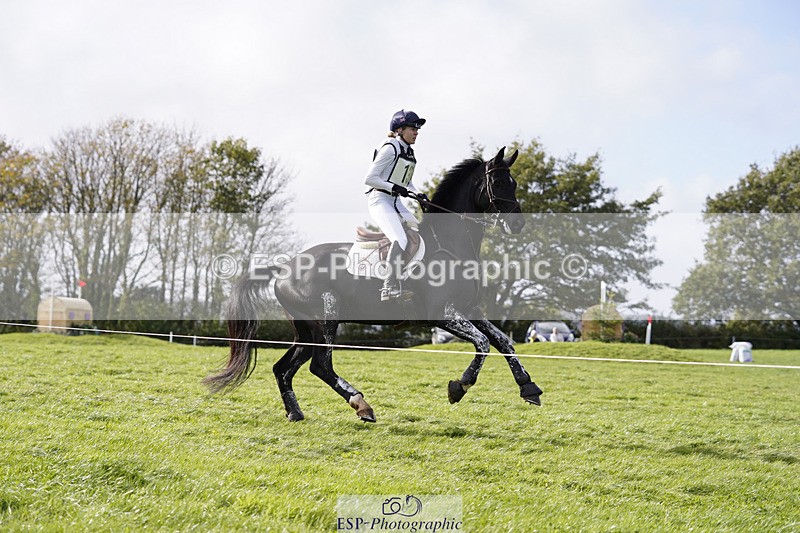 241025-125908-08023 - 132-Mollie.Summerland-MOJO