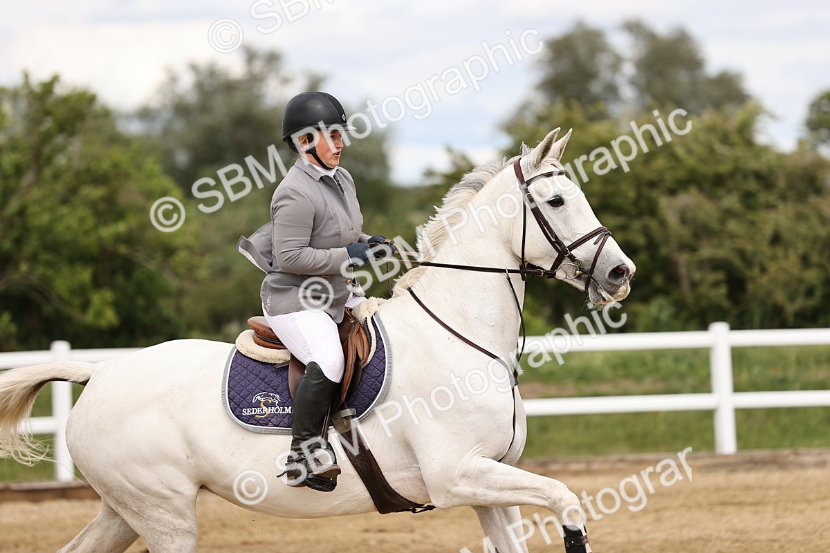 SBM_003334 - Class 11 - Senior Newcomers - 1.10m