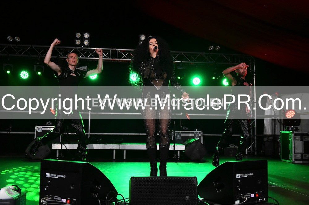 SH4_6920 - The Cher Experience