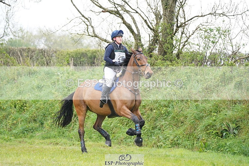 250418-100242-00905 - 029-Harriet.Birkby-CBH.CLOVER.LINING