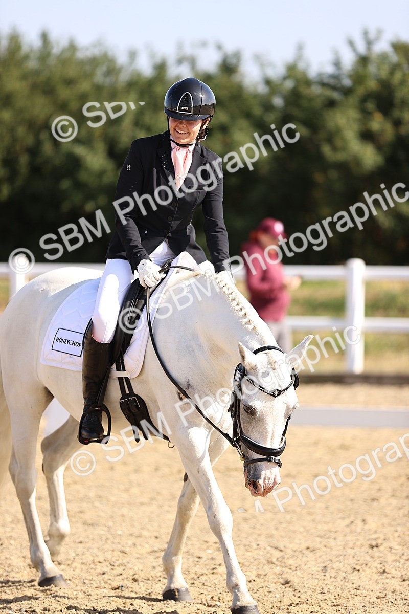 SBM_008681 - Novice 5 - 08.30-9.33