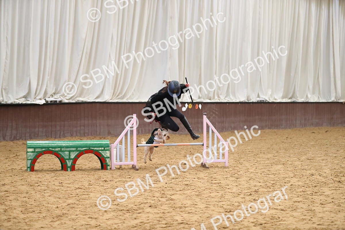 SBM_001053 - Class 3 - Horse & Hound