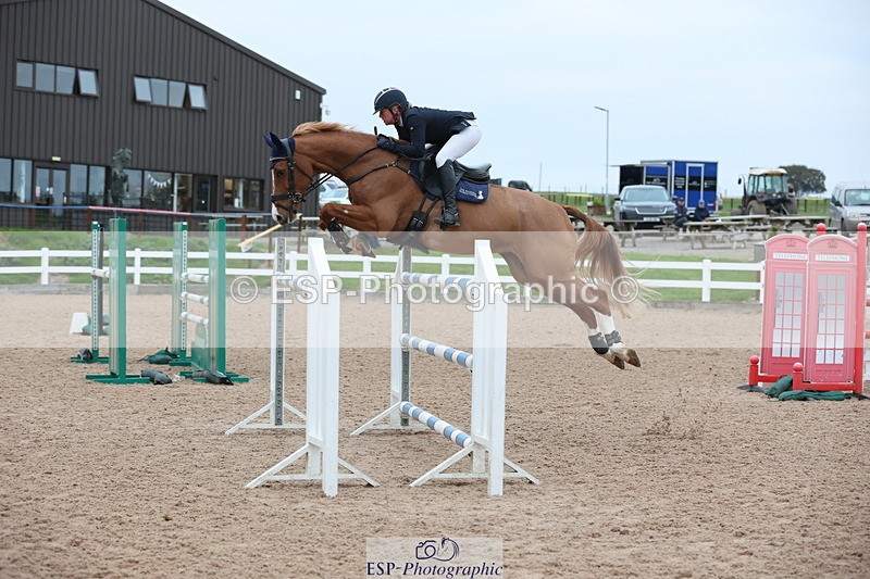 241101A-155757-03149 - FRI Cls 8 National 1.30m