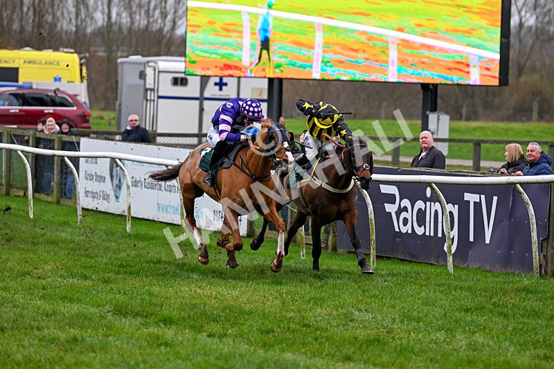 281225-Race 1-Couldbeaweapon-9938 - Race 1