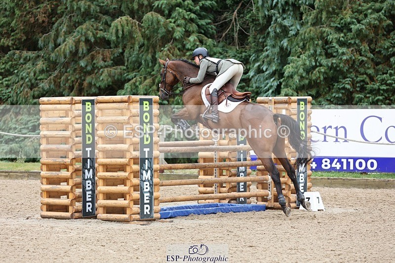 250803A-140702-14532 - P-710-Isla.Kitson-BLUES.CLOUD