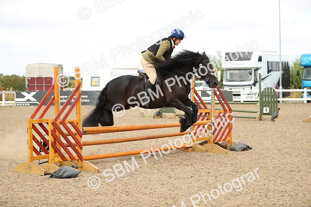 SBM_05607 - Class 48a Style & Performance 70cm (15-19)