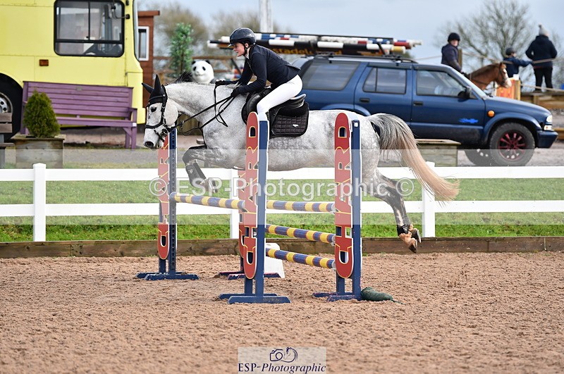 231203A-125830-01246 - Cls 9+10 Children on Horses 1m & 1.10m