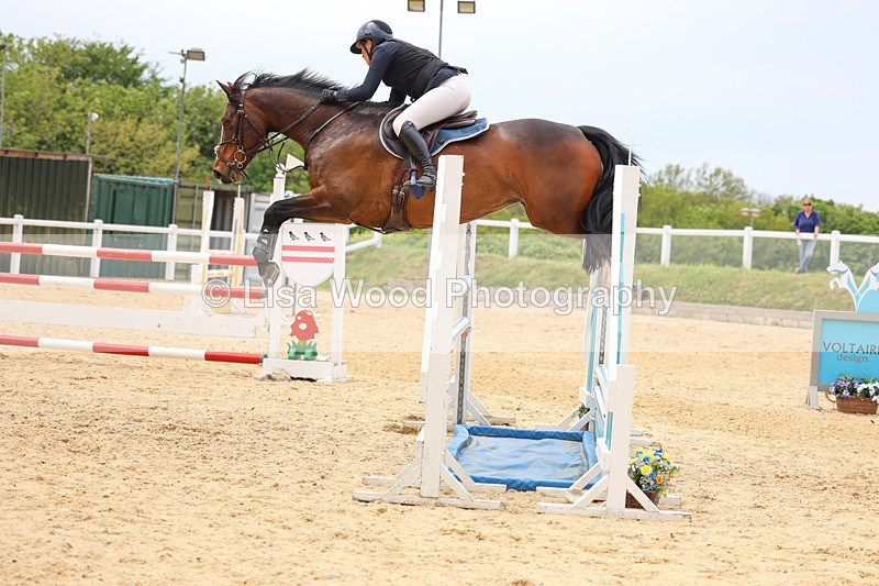 3E7A9479 - Class 8: Senior Newcomers/1.10m open