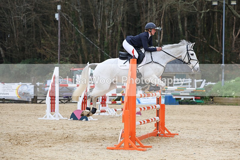 3E7A7563 - Class 8: Senior Newcomers/1.10m open