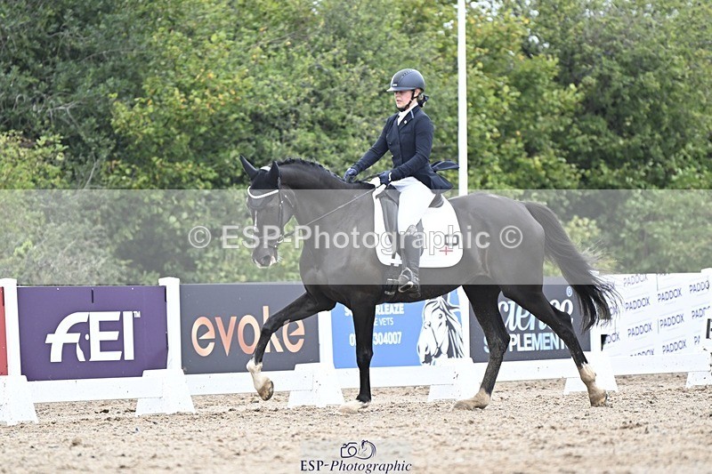 250907-124550-08131 - 034-Jasmine.SmithNigrasine.Rain