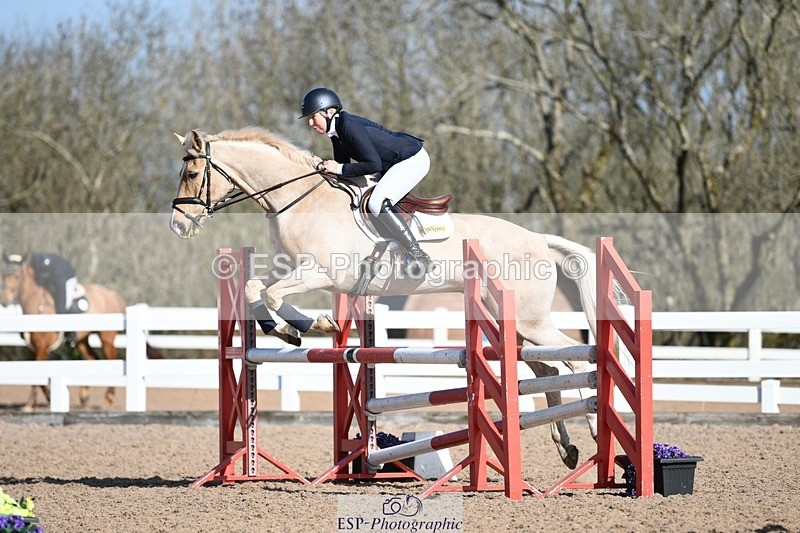 250330-103555-06183 - Cls 32 British Novice and 90cm