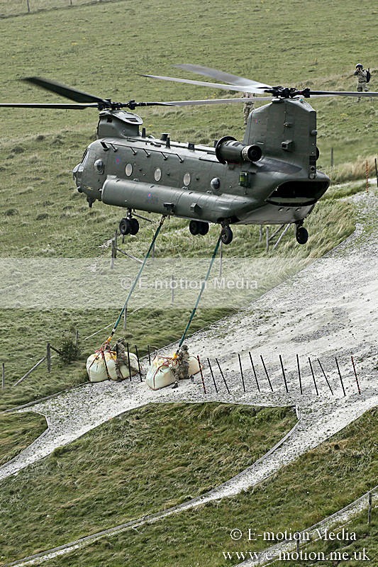 PE270719 0546a - Alton Barnes White Horse re-chalking 29/07/19