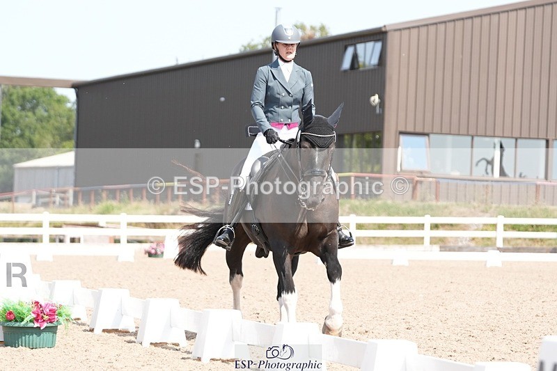 250817-122802-09073 - 163-Hannah.TownleyThe.Domino.Effect