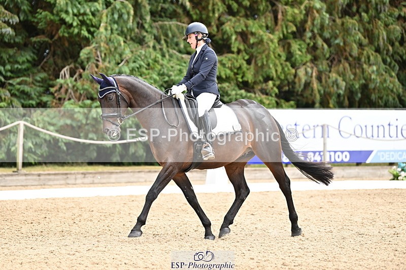 250808A-140949-00806 - 065-Jenny.Lo-VelPrince.T