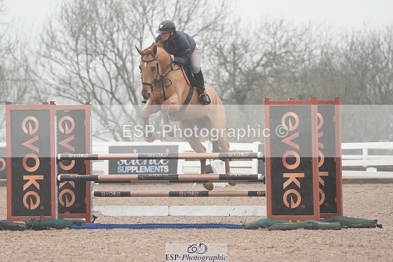 251207-120355-01955 - Cls 20 Snr Newcomers and 1.10m