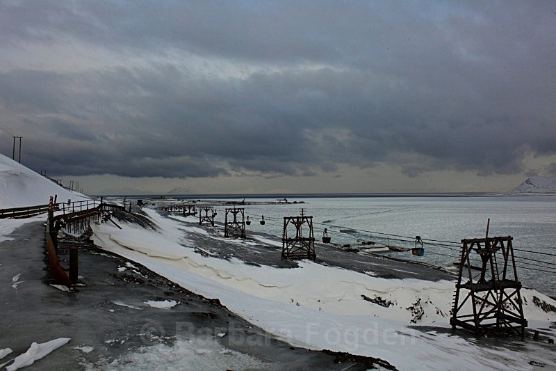 Longyearbyen 9514 - Winter in the daylight