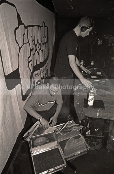 21 aim mark-rae - Friends-&-Family @ the-roadhouse 16.12.00