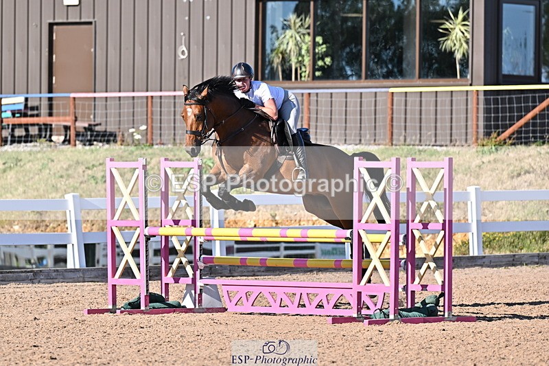 250708A-183702-00596 - 90cm Classes