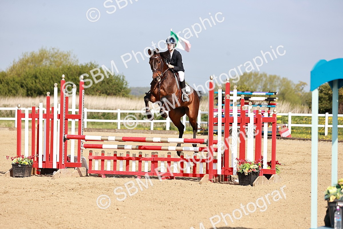  - Class 21 - Senior British Novice - 90cm