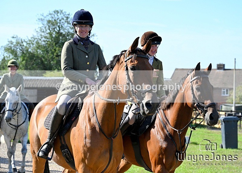 WJ7_0283 - Berks & Bucks - Hound Exercise – Kennels 06-09-26