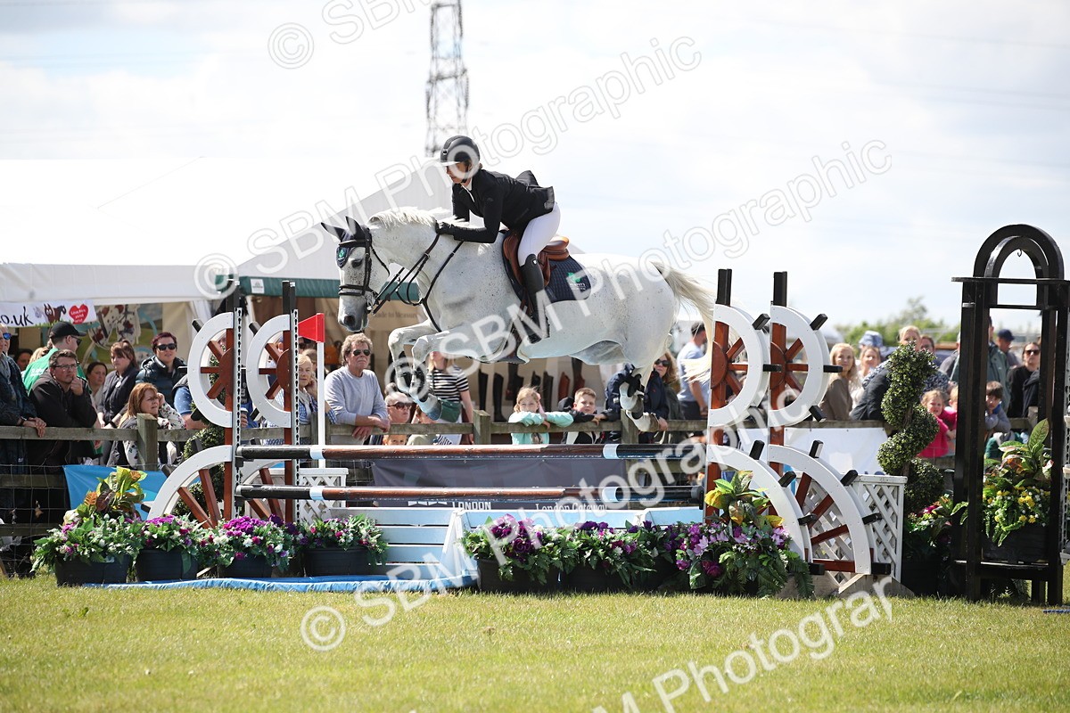 SBM_17384 - Class 208 - Senior Foxhunter 1.20m Open