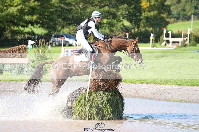 251024A-121539-08686 - B-124-Sophie.Lamb