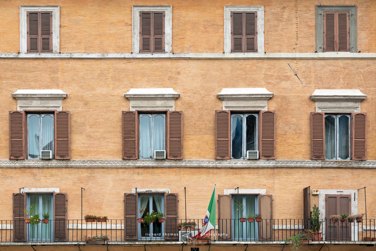 Fractured. - Roman Walls