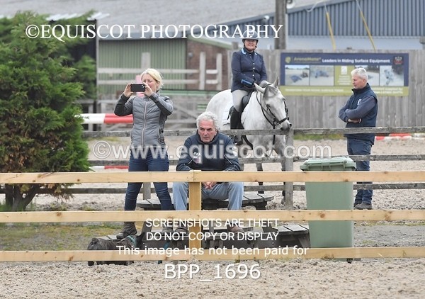 BPP_1696 - FRI CLASS 4 Senior Newcomers/ 1.10m Open