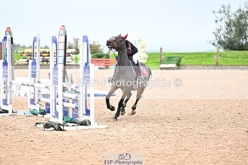 250920-154834-01787 - Cls 21 Pony Intro 80cm Derby