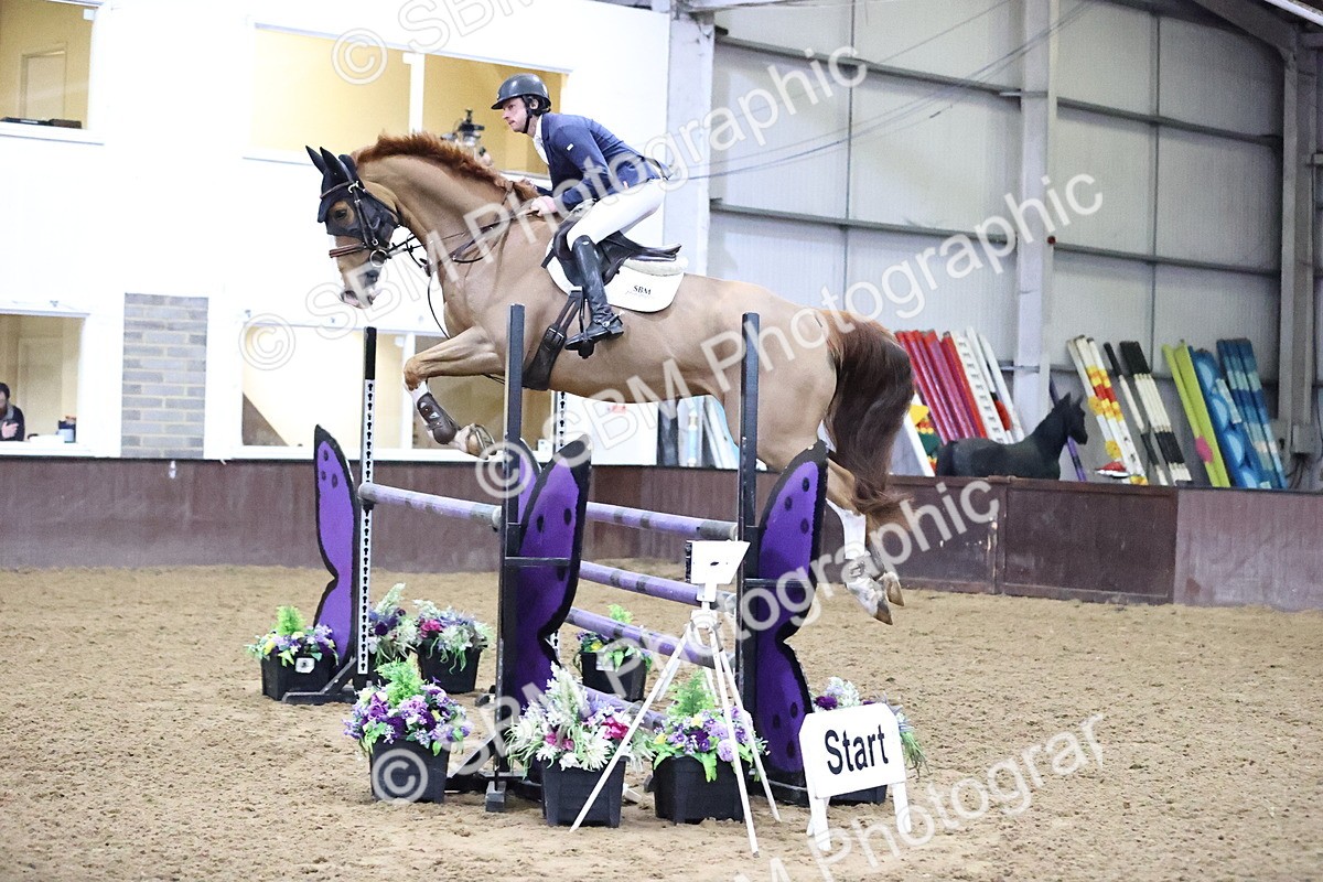SBM_010109 - Class 25 - Equestrian Senior Foxhunter 1.20m